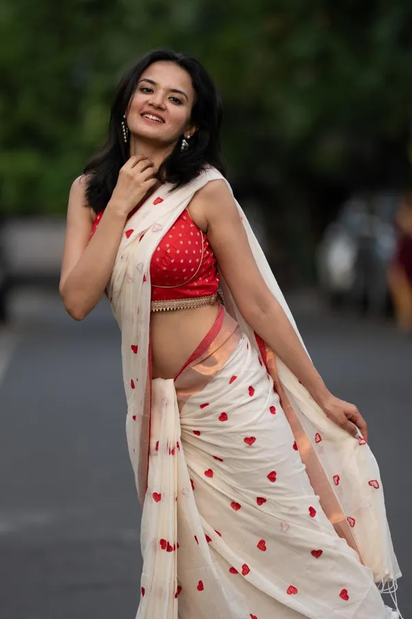 White_Mul_Cotton_Saree_With_Blouse_Piece_For_Women