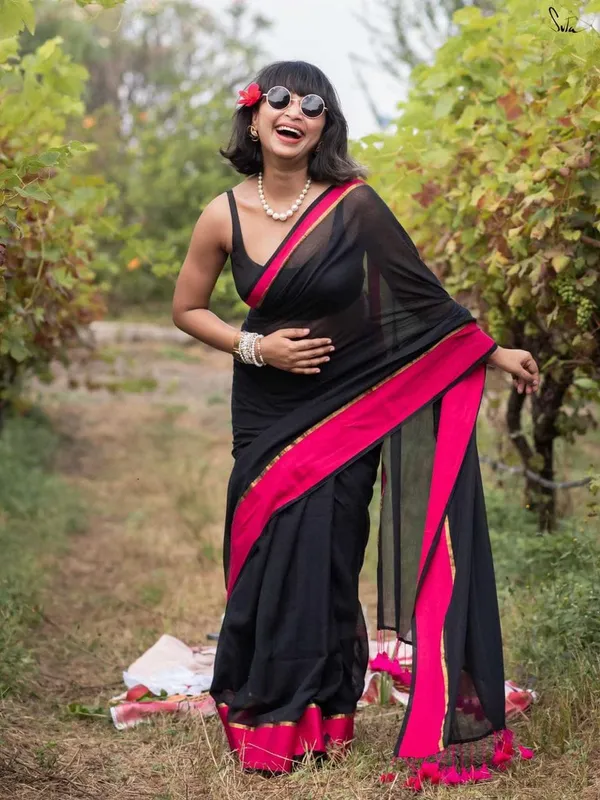 Black_Mul_Cotton_Saree_With_Blouse_Piece_For_Women