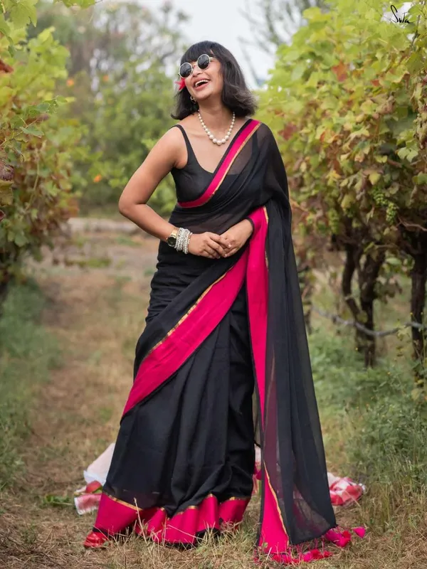Black_Mul_Cotton_Saree_With_Blouse_Piece_For_Women