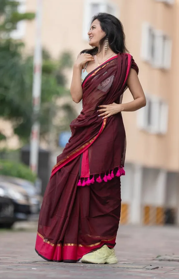Maroon_Mul_Cotton_Saree_With_Blouse_Piece_For_Women