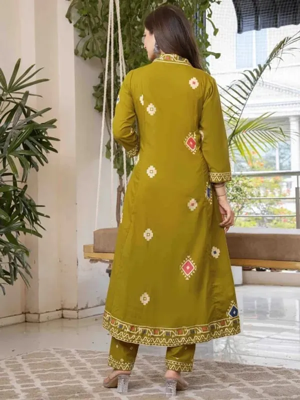 Elegant_Olive_Green_Anarkali_Kurta_Set_with_Printed_Dupatta