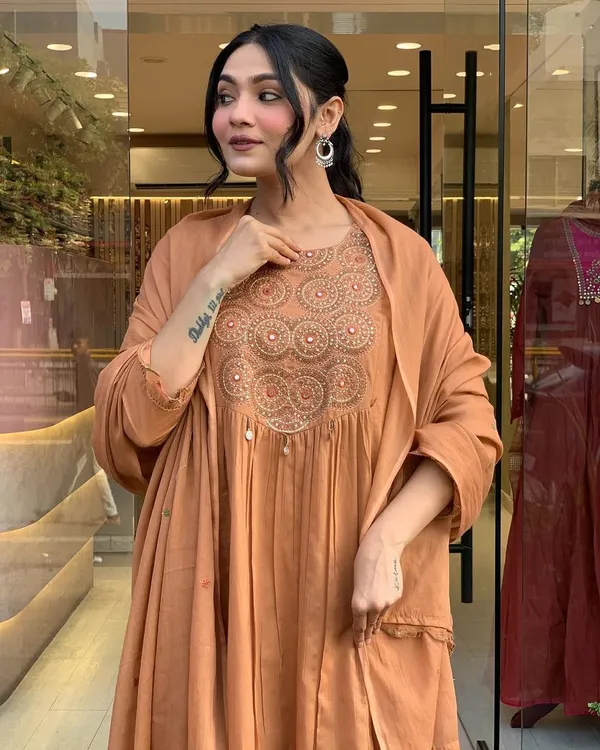 Elegant_Rust_Embroidered_Kurta_Set_with_Dupatta