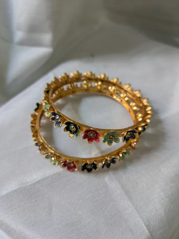 Transparent_Brass_Metal_Gold_Bangles_For_Women