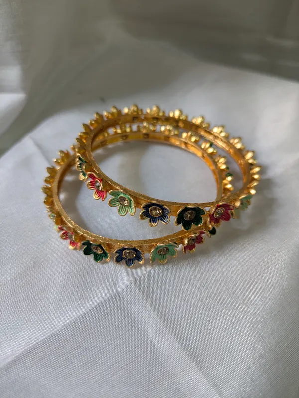 Transparent_Brass_Metal_Gold_Bangles_For_Women