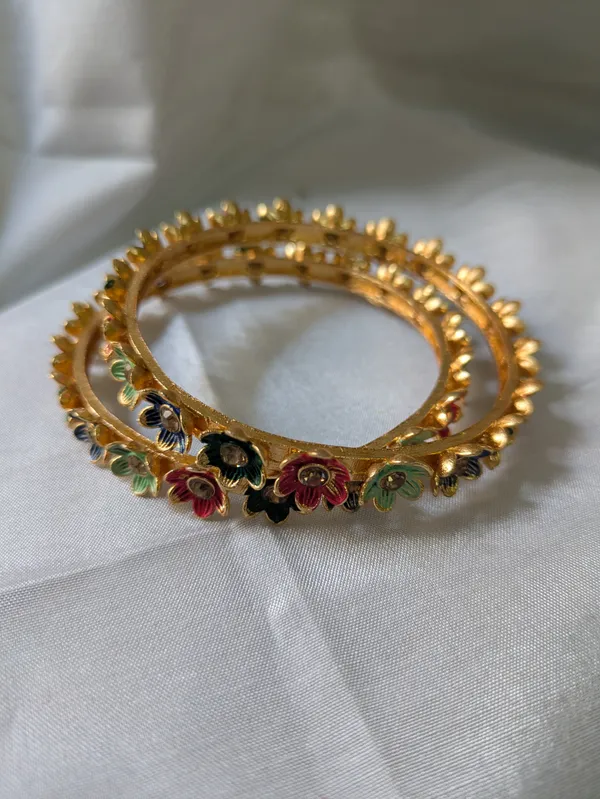 Transparent_Brass_Metal_Gold_Bangles_For_Women
