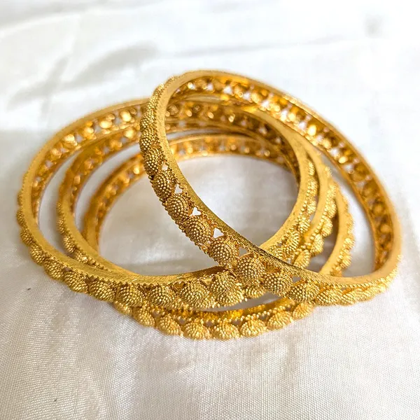 Traditional_Gold_Finish_Bangles
