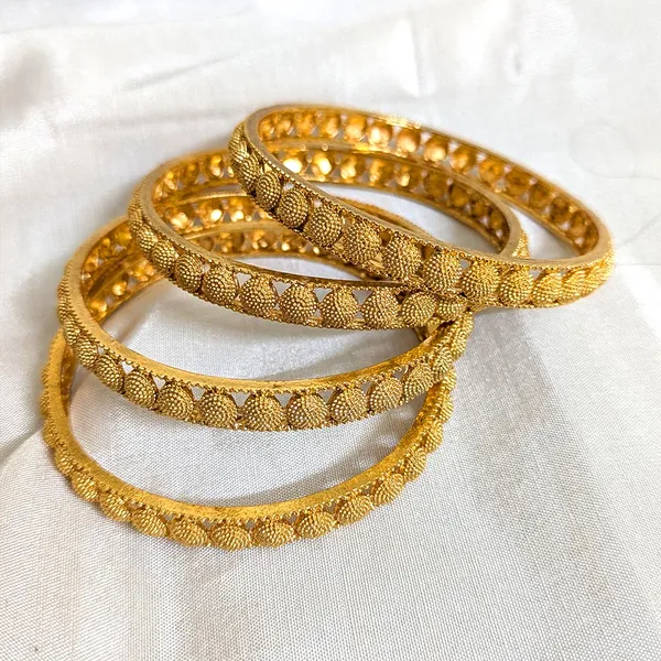 Traditional_Gold_Finish_Bangles