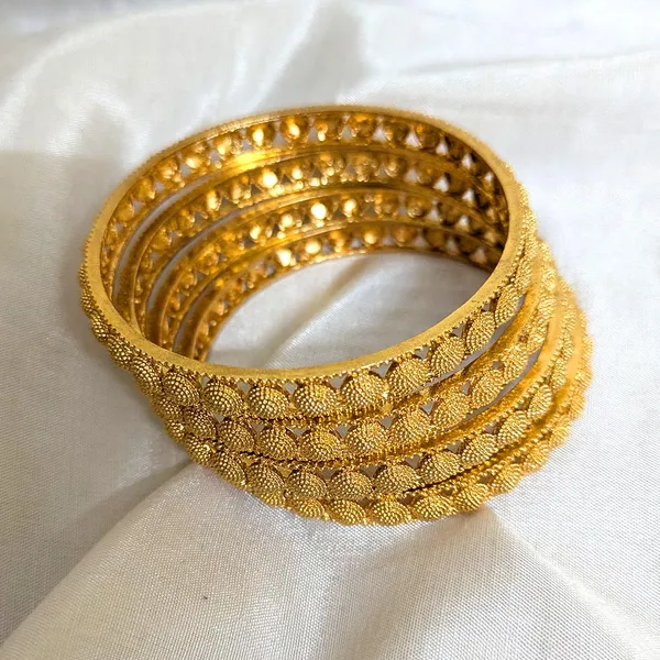 Traditional_Gold_Finish_Bangles