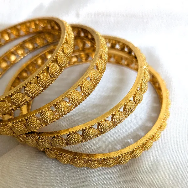 Traditional_Gold_Finish_Bangles