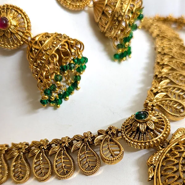 Traditional_Indian_Necklace_Set