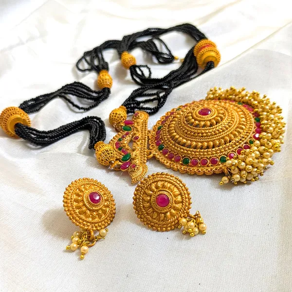 Traditional_Matt_Gold_Finish_Long_Mangalsutra