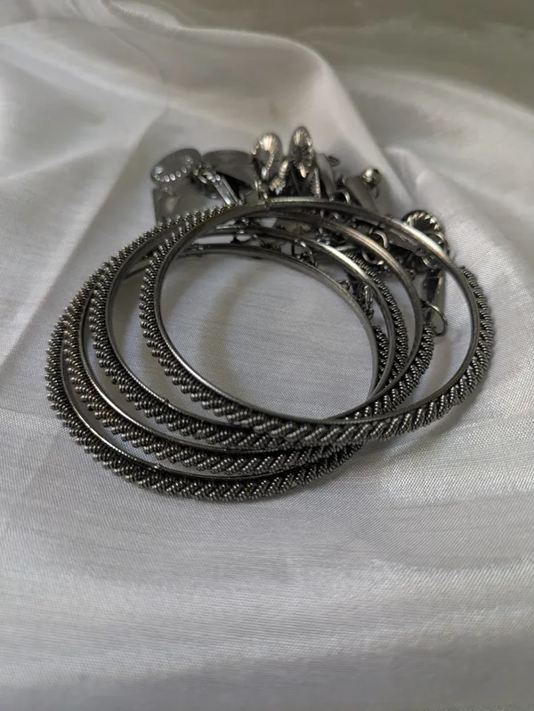 Black_Steel_Metal_Oxidised_Bangles_For_Women
