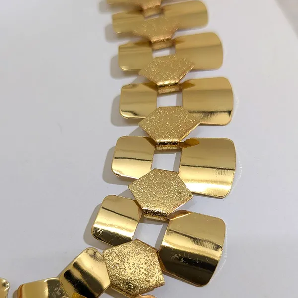 Western_Fashion_Gold_Finish_Necklace