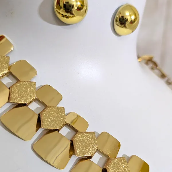 Western_Fashion_Gold_Finish_Necklace