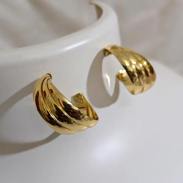 Gold_Finish_Earrings