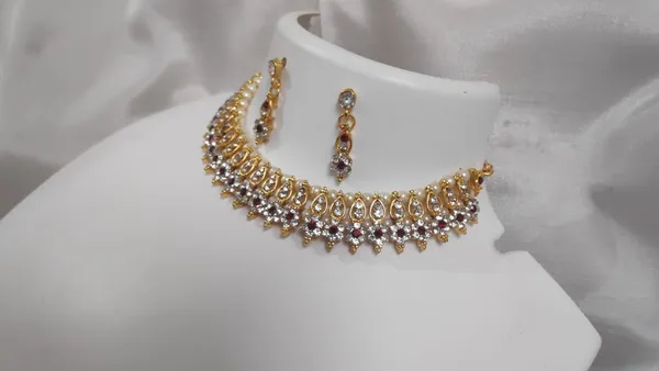 Gold___Brass_Metal_Necklace_For_Women