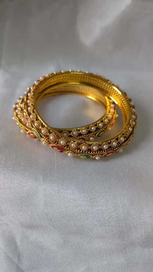 Gold__Moti_Brass_Metal_Bangles_For_Women