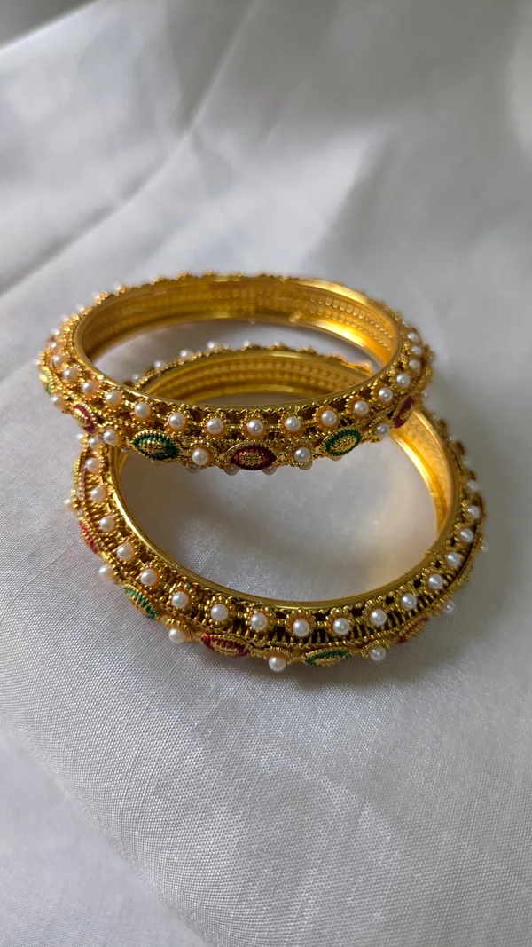 Gold__Moti_Brass_Metal_Bangles_For_Women