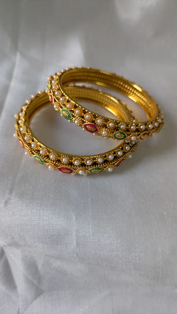 Gold__Moti_Brass_Metal_Bangles_For_Women
