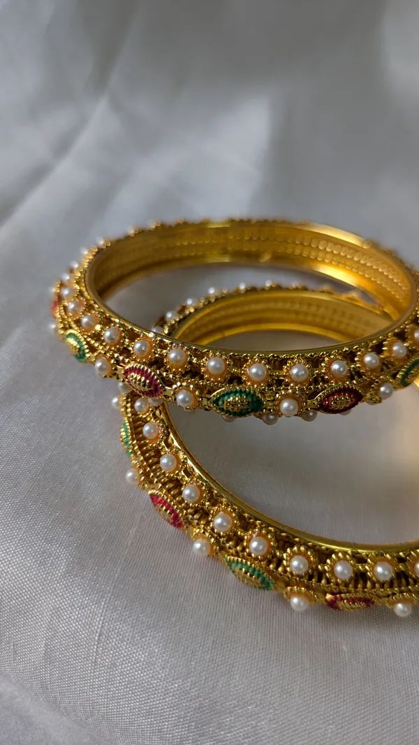 Gold__Moti_Brass_Metal_Bangles_For_Women