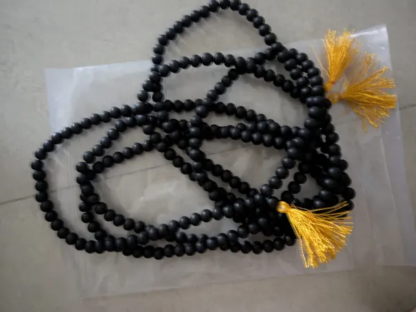 Certified_Natural_Black_Obsidian_108_Beads_Meditation_Rosary_for_Grounding,_Focus_&_Energy_Cleansing_With_Golden_Tassel