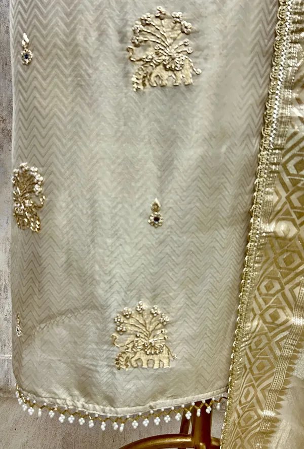 Gold_Grace_Unstiched_Suit_Ivory