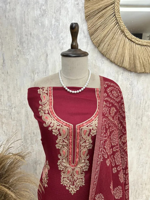 Royal_Teal_Unstiched_Suit_Maroon