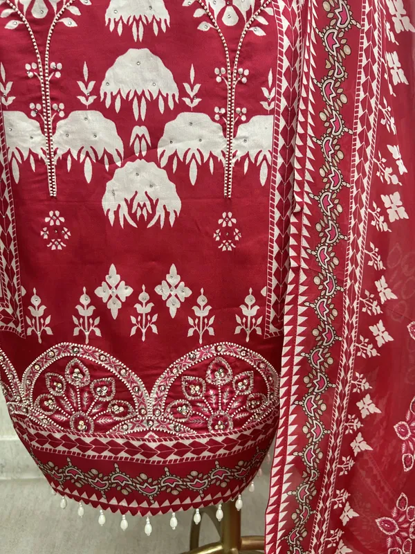 Russian_Crepe_Unstitched_Suit_Set_Featuring_Organza_Dupatta_Red_1