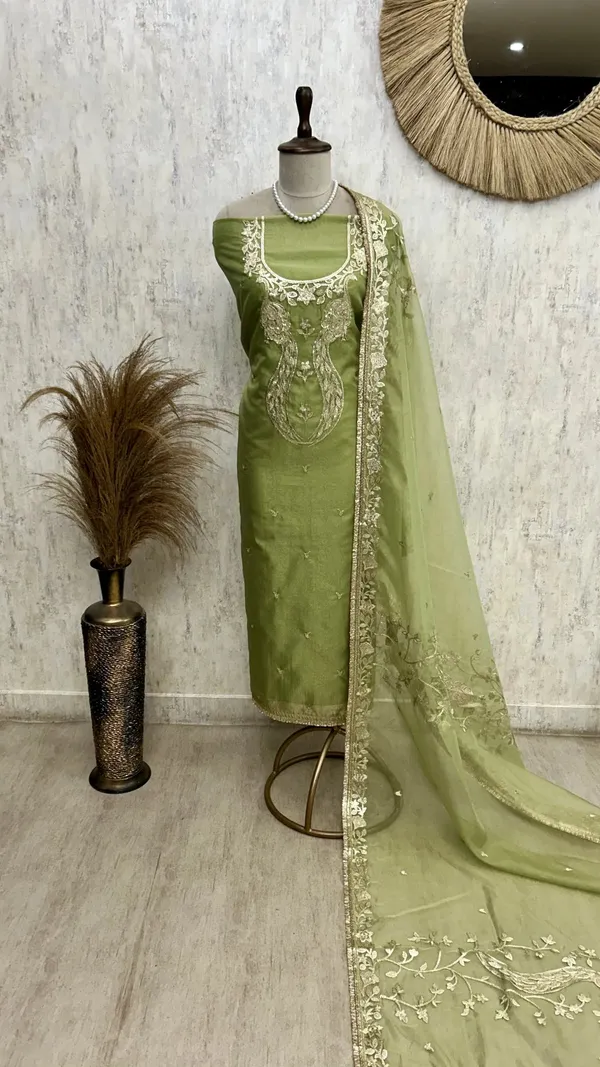 Tissue_Unstitched_Suit_Set_With_Tissue_Dupatta_Green