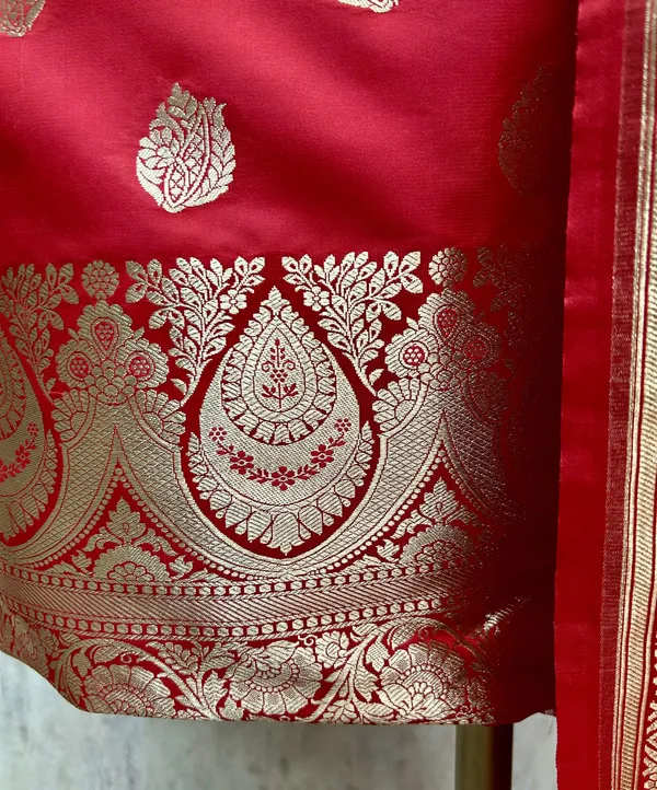 Banarasi_Silk_Unstitched_Suit_Set_With_Banarasi_Silk_Dupatta_Orange