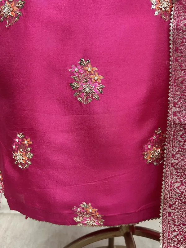 Unstitched_Dola_Silk_Suit_Set_With_Dola_Silk_Dupatta_Pink