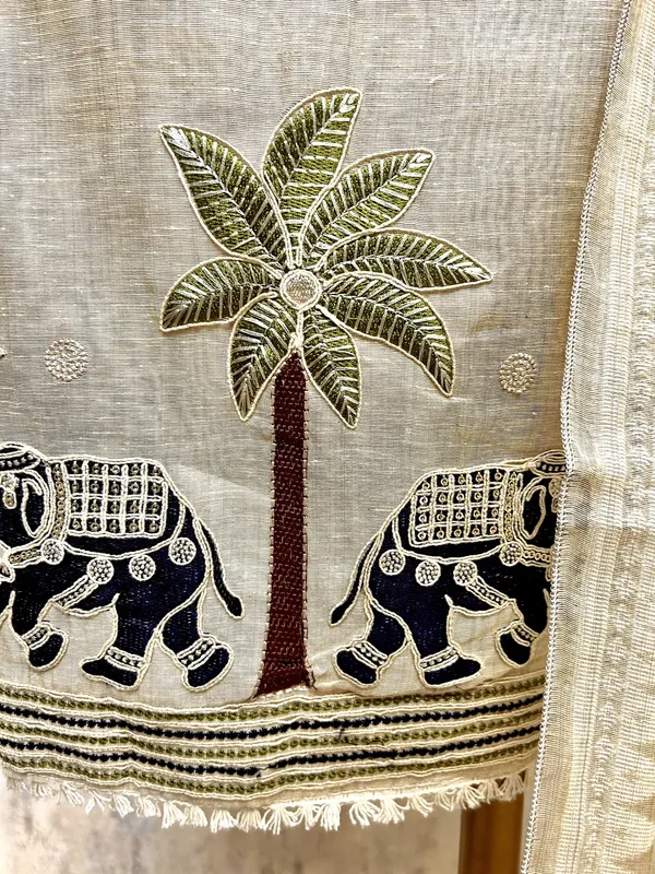 Jamdani_Linen_Unstitched_Suit_Set_Featuring_Applique_Work_Blue