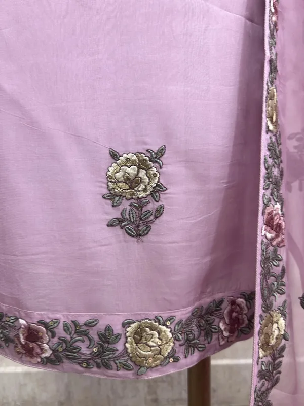 Unstitched_Organza_Suit_Set_Featuring_Thread_Embroidery_Pink