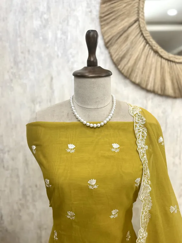 Mul_Chanderi_Unstitched_Suit_Set_Featuring_Mul_Chanderi_Dupatta_Neon_Green