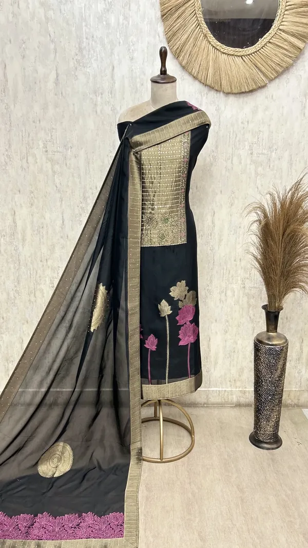 Timeless_Kanjivaram_Silk_Floral_Elegance_Unstitched_Suit_Black