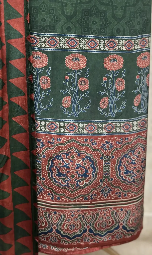 Elegant_Luxury_Crepe_Unstitched_Suits_Teal_Green
