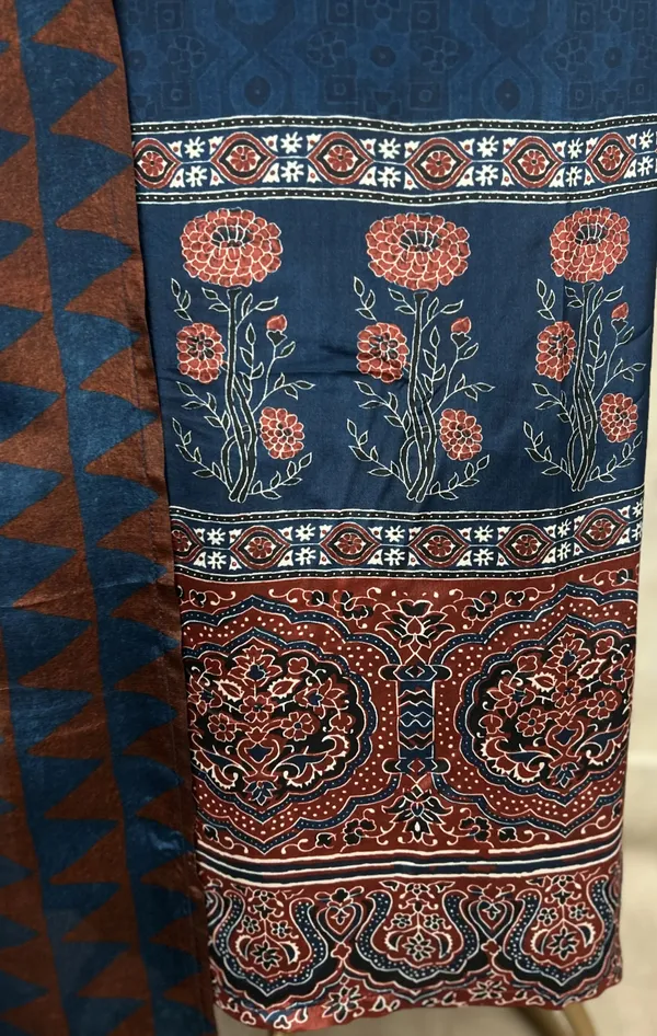 Elegant_Luxury_Crepe_Unstitched_Suits_Indigo_Blue_1