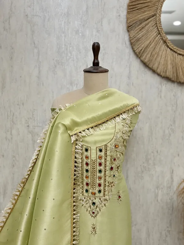 Effortless_Elegance_Giraffe_Tissue_Unstitched_Suit_Very_Light_Green