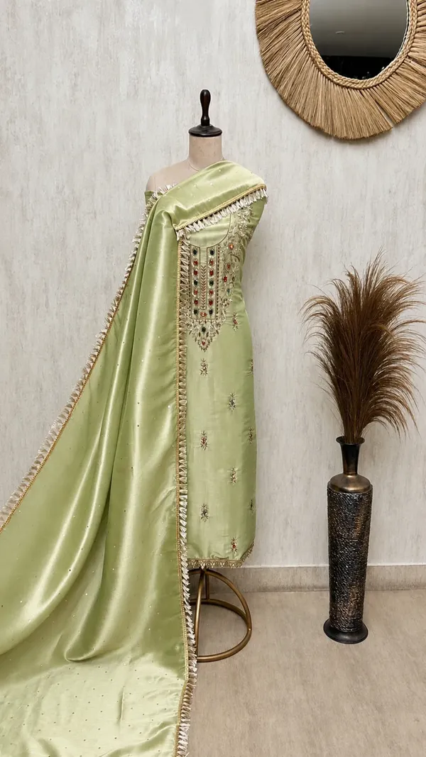 Effortless_Elegance_Giraffe_Tissue_Unstitched_Suit_Very_Light_Green