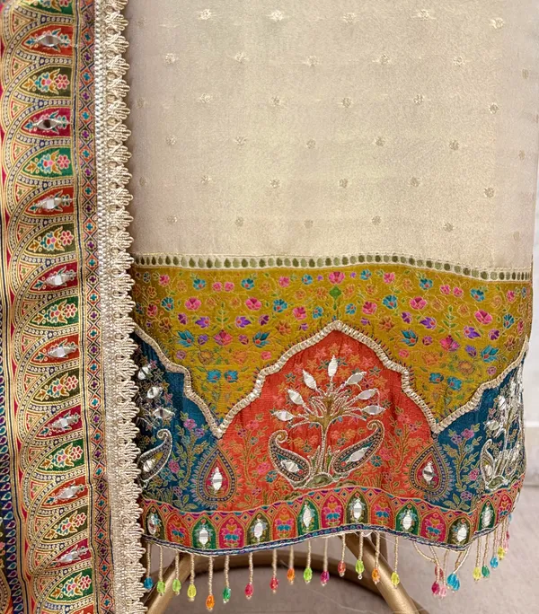 Traditional_Tissue_Unstitched_Suits_Design2