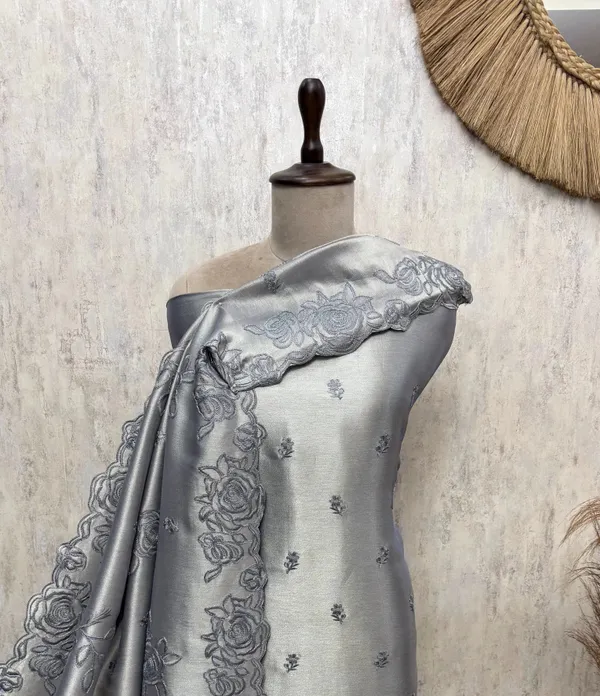 Ethereal_Giraffe_Tissue_Unstitched_Suits_Silver