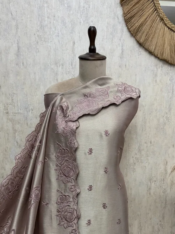 Ethereal_Giraffe_Tissue_Unstitched_Suits_Dull_Lavender