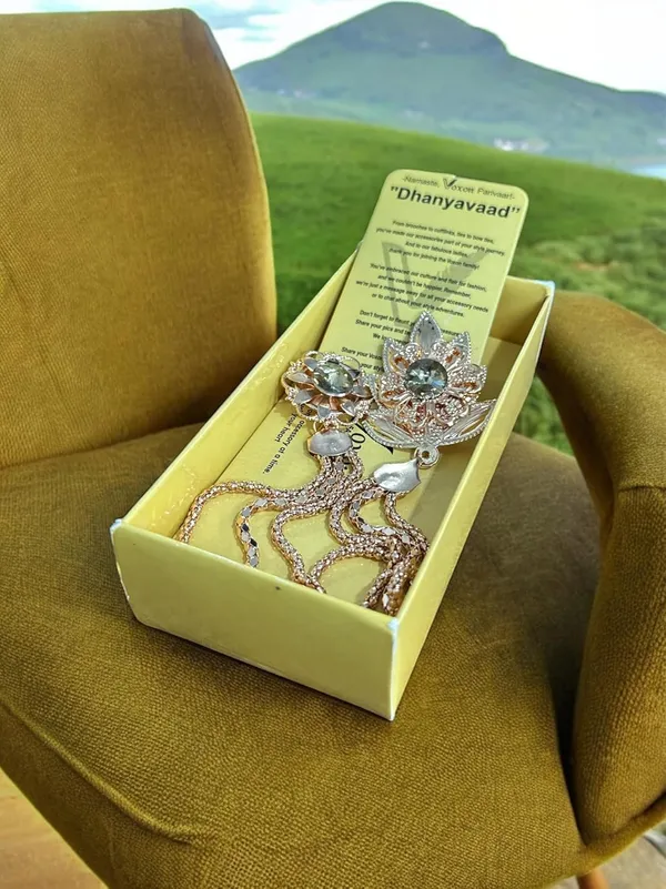 Voxon_Crown_Long_Chain_Brooch,_Crystal_Tassel_Brooch_Pin,Retro_Suit_Lapel_Pins_Collar_Pin,Coat_Tassel_Chain_Lapel_Pins_for_Men's_Suit_Accessories_(Big_size_Brooch)_(gold6)