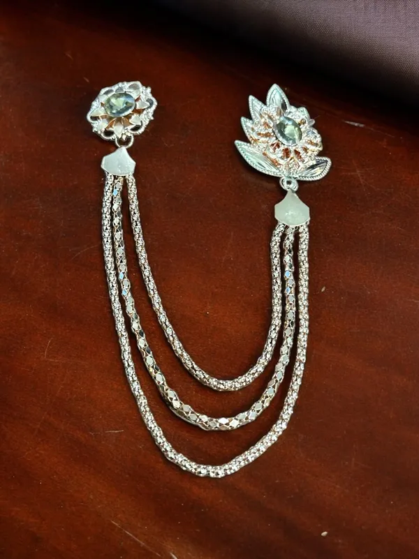 Voxon_Crown_Long_Chain_Brooch,_Crystal_Tassel_Brooch_Pin,Retro_Suit_Lapel_Pins_Collar_Pin,Coat_Tassel_Chain_Lapel_Pins_for_Men's_Suit_Accessories_(Big_size_Brooch)_(gold6)