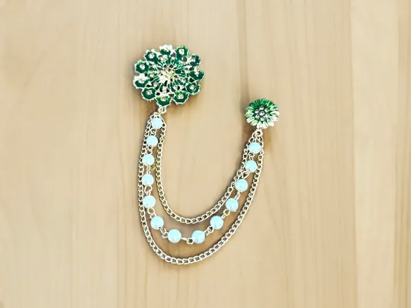 Chain_Brooch_Lapel_Pin_for_Men's_Suit,_Metal_Stud,_Shirt_Studs,_Accessories_for_Men_Women_on_Wedding,_Anniversary,_Dinner_Parties_(Green)