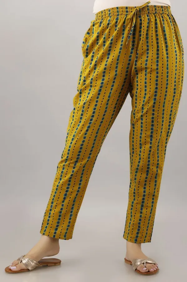 Yellow_Cotton_Printed_Top_&_Pyjama_Night_Suit_Set_For_Women