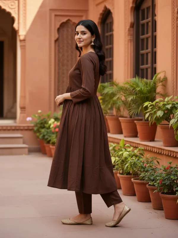 Brown_Trendy_Design_Viscose_Rayon_Kurta_Pant_Set_For_Women