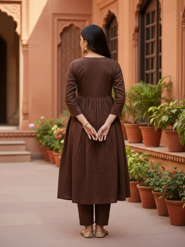Brown_Trendy_Design_Viscose_Rayon_Kurta_Pant_Set_For_Women