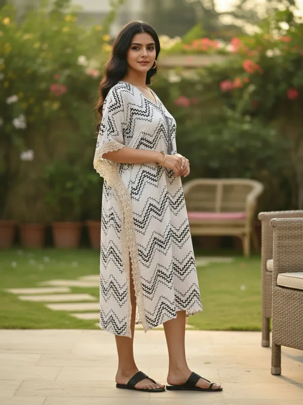 Multicolor_Trendy_Design_Rayon_Kaftan_For_Women