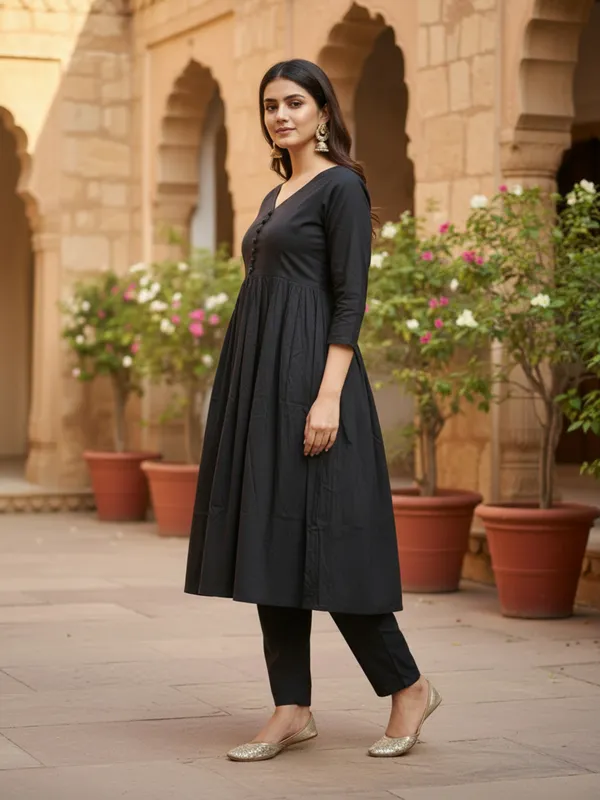 Black_Trendy_Design_Viscose_Rayon_Kurta_Pant_Set_For_Women